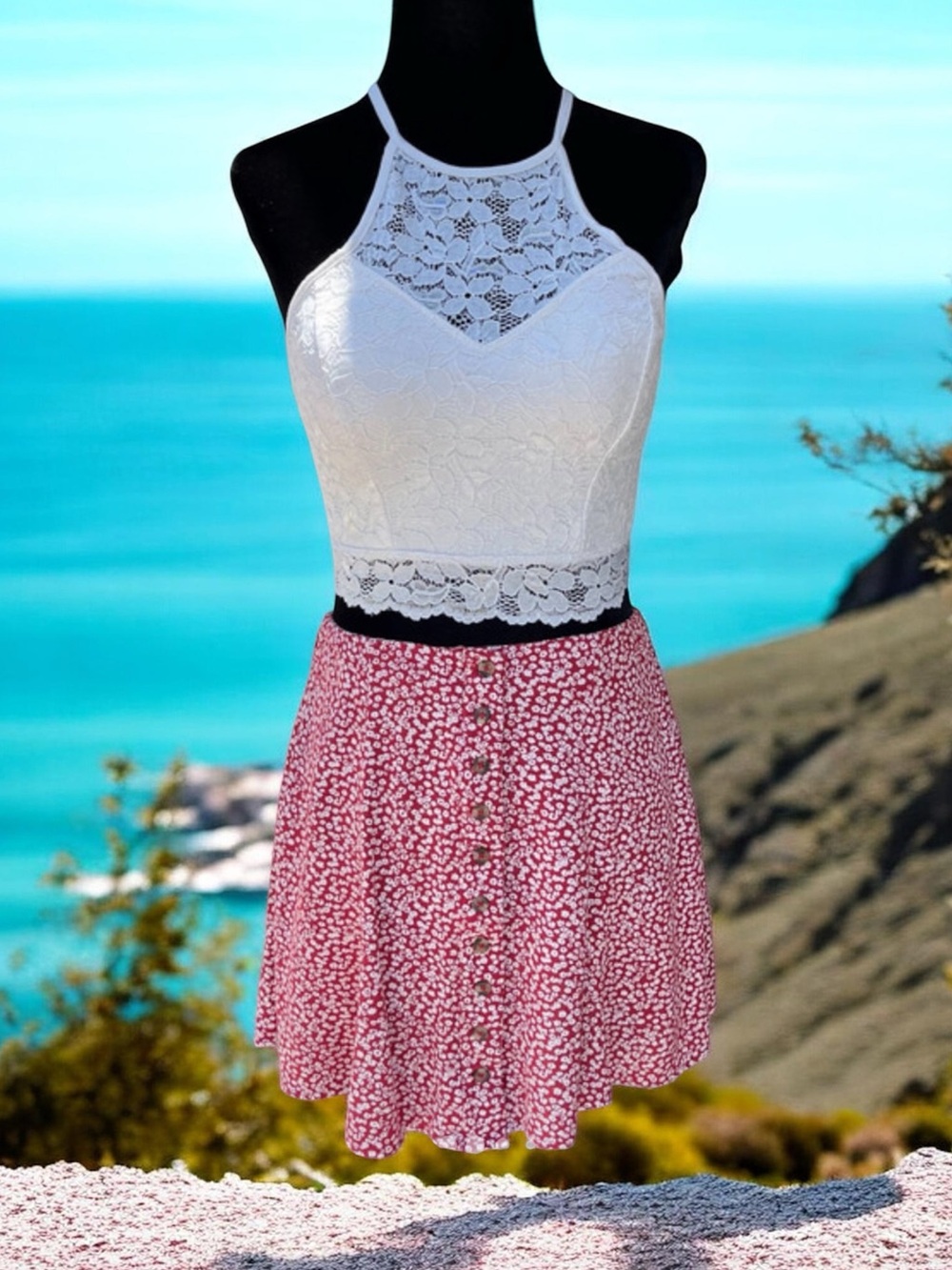 American Eagle Red With White Ditsy Floral Women Size 2